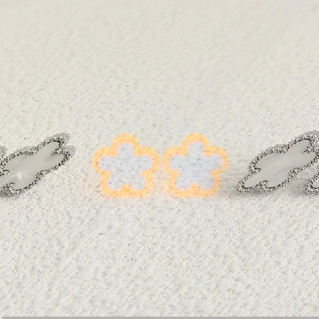 Clover Women's Hand Bracelets Flower Mothers Day Double Sided Stainless Steel Bracelet Charm Fashion Jewelry Accessories Gifts - LOCKDEALZ